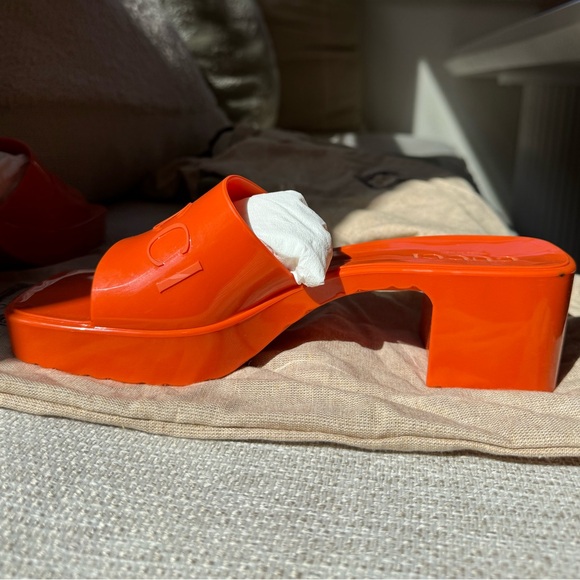 Authentic Gucci Sandals - Picture 9 of 16